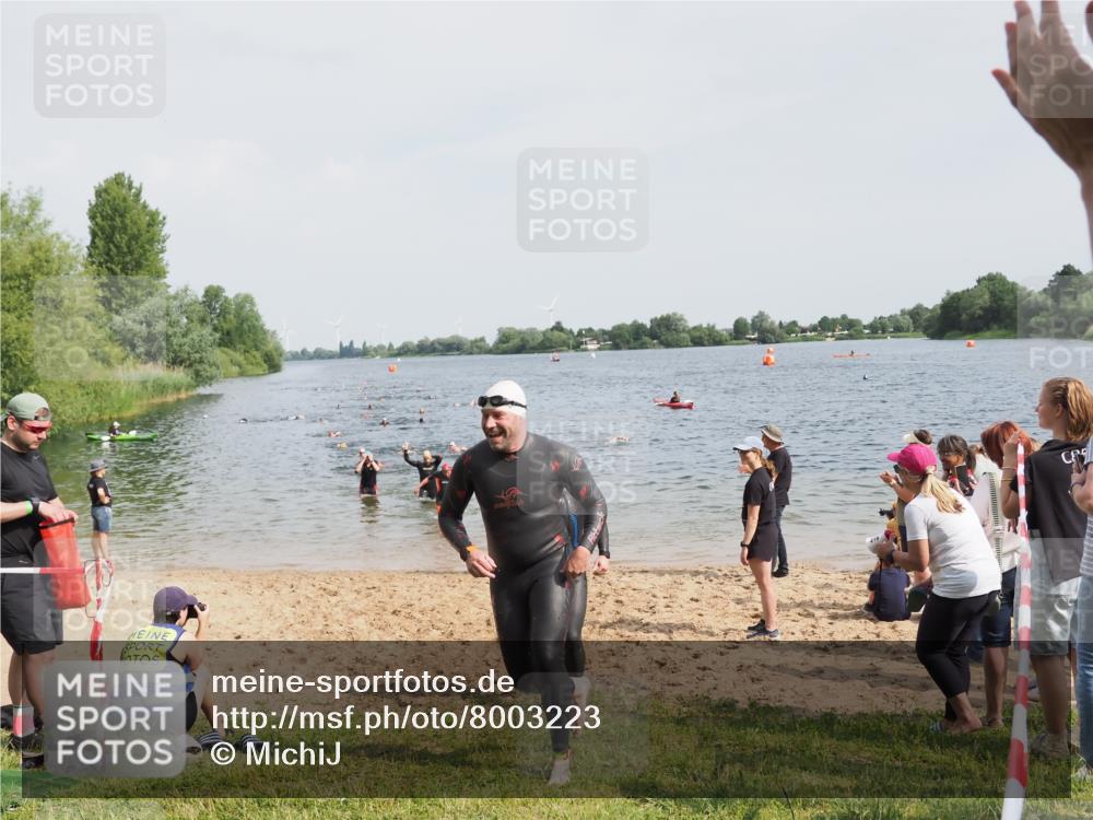 21.06.2025 - 27. Vierlanden-Triathlon MichiJ http://msf.ph/oto/8003223 15.06.2026 10:05:48 Schwimmen 392, 401, 435, 442, 450, 458 meine-sportfotos.de