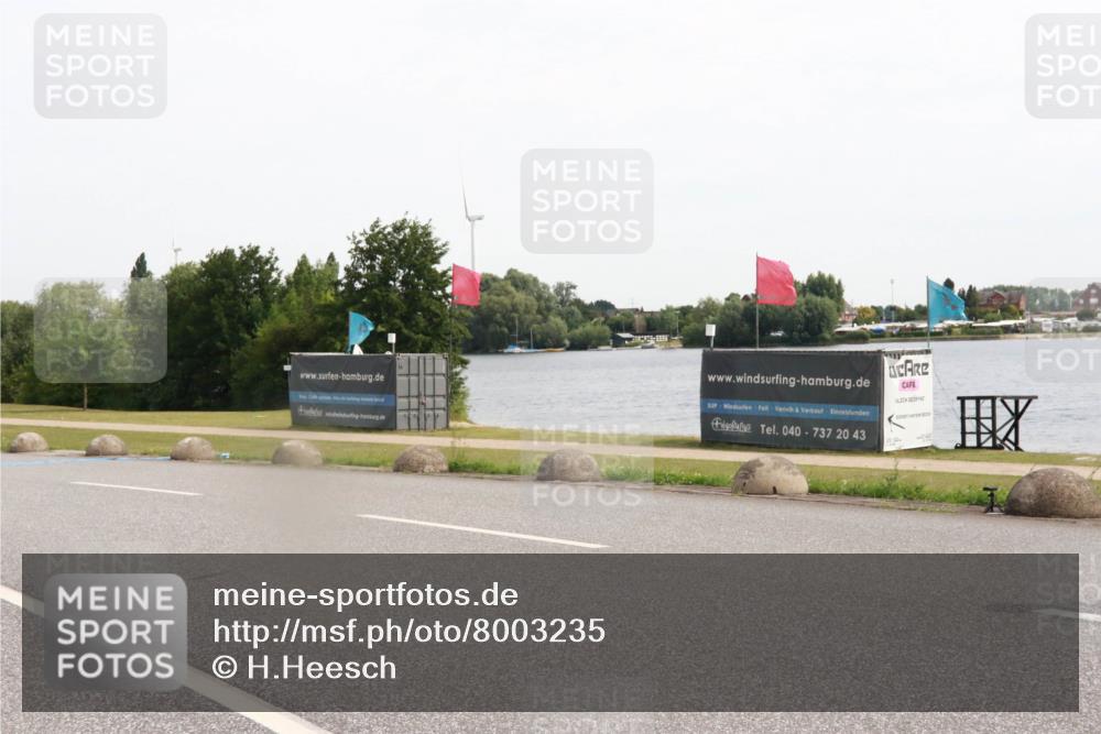 15.06.2025 - 27. Vierlanden-Triathlon H.Heesch http://msf.ph/oto/8003235 15.06.2025 10:29:18 Radfahren 122, 128 meine-sportfotos.de