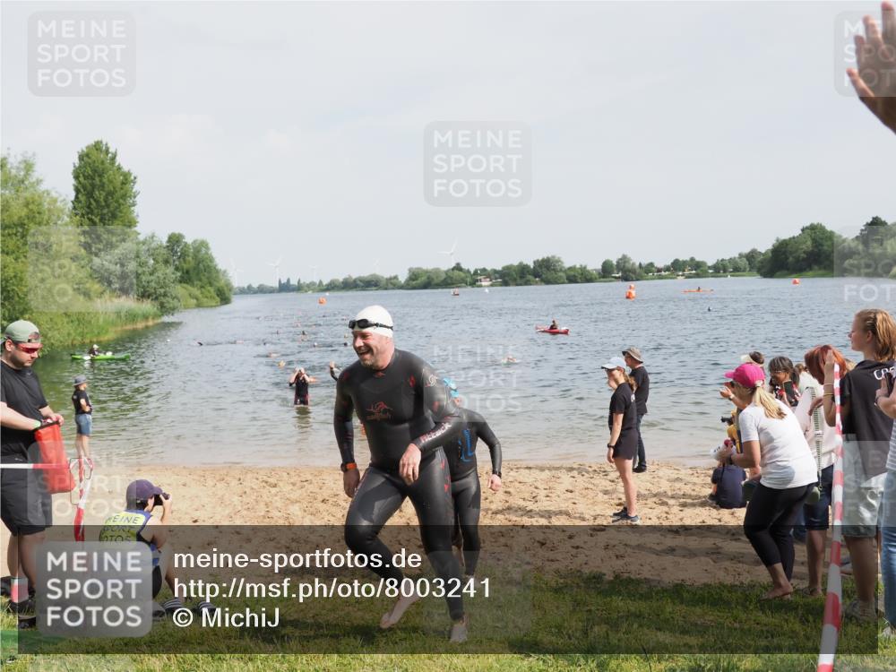 21.06.2025 - 27. Vierlanden-Triathlon MichiJ http://msf.ph/oto/8003241 15.06.2026 10:05:48 Schwimmen 392, 401, 435, 442, 450, 458 meine-sportfotos.de
