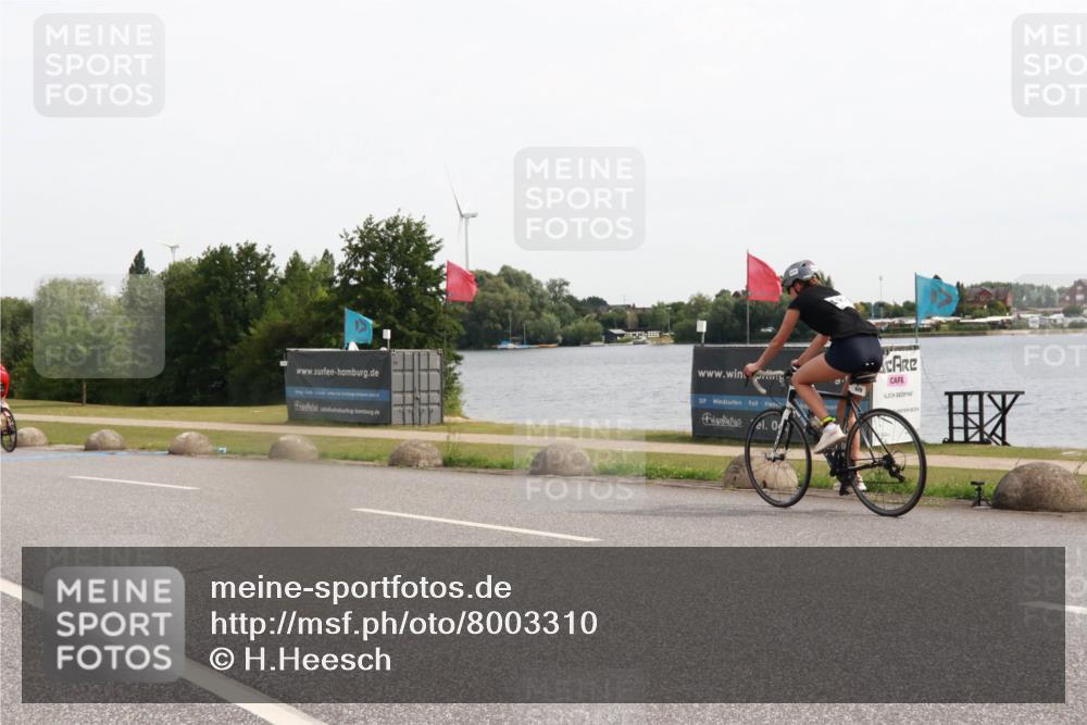 15.06.2025 - 27. Vierlanden-Triathlon H.Heesch http://msf.ph/oto/8003310 15.06.2025 10:29:23 Radfahren 16, 64, 122 meine-sportfotos.de