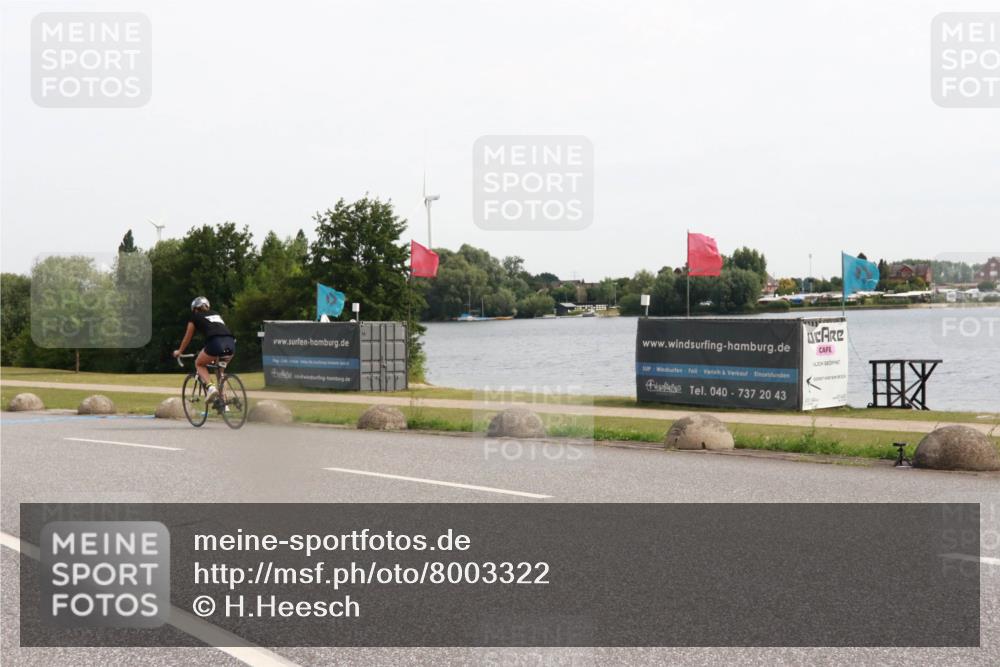 15.06.2025 - 27. Vierlanden-Triathlon H.Heesch http://msf.ph/oto/8003322 15.06.2025 10:29:24 Radfahren 16, 64, 629 meine-sportfotos.de
