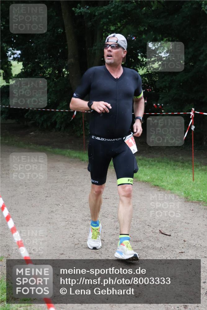 21.06.2025 - 27. Vierlanden-Triathlon Lena Gebhardt http://msf.ph/oto/8003333 15.06.2025 14:16:25 Laufen 114 meine-sportfotos.de