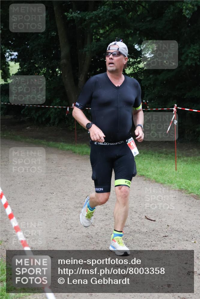 21.06.2025 - 27. Vierlanden-Triathlon Lena Gebhardt http://msf.ph/oto/8003358 15.06.2025 14:16:26 Laufen 4 meine-sportfotos.de