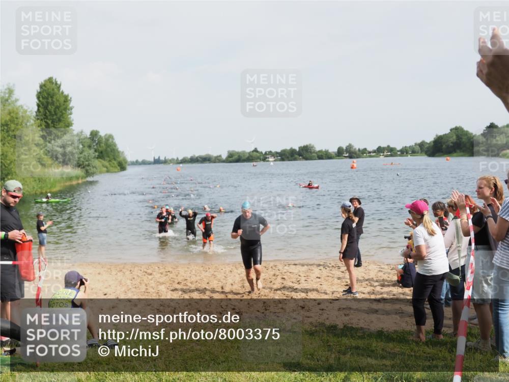 21.06.2025 - 27. Vierlanden-Triathlon MichiJ http://msf.ph/oto/8003375 15.06.2026 10:05:50 Schwimmen 372, 392, 435, 442, 450, 458 meine-sportfotos.de