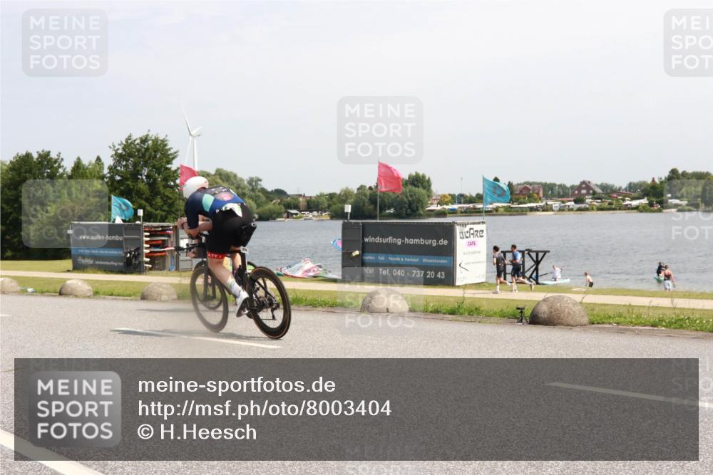 21.06.2025 - 27. Vierlanden-Triathlon H.Heesch http://msf.ph/oto/8003404 15.06.2025 11:48:13 Radfahren 657, 701, 859, 862 meine-sportfotos.de