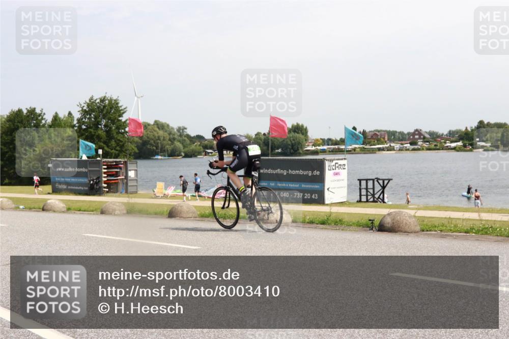 21.06.2025 - 27. Vierlanden-Triathlon H.Heesch http://msf.ph/oto/8003410 15.06.2025 11:48:17 Radfahren 657, 701, 859, 862 meine-sportfotos.de