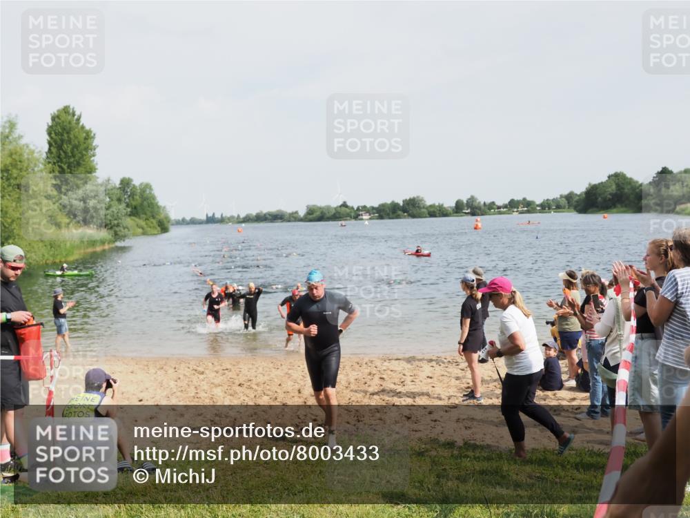 21.06.2025 - 27. Vierlanden-Triathlon MichiJ http://msf.ph/oto/8003433 15.06.2026 10:05:51 Schwimmen 372, 392, 410, 435, 442, 450, 458 meine-sportfotos.de