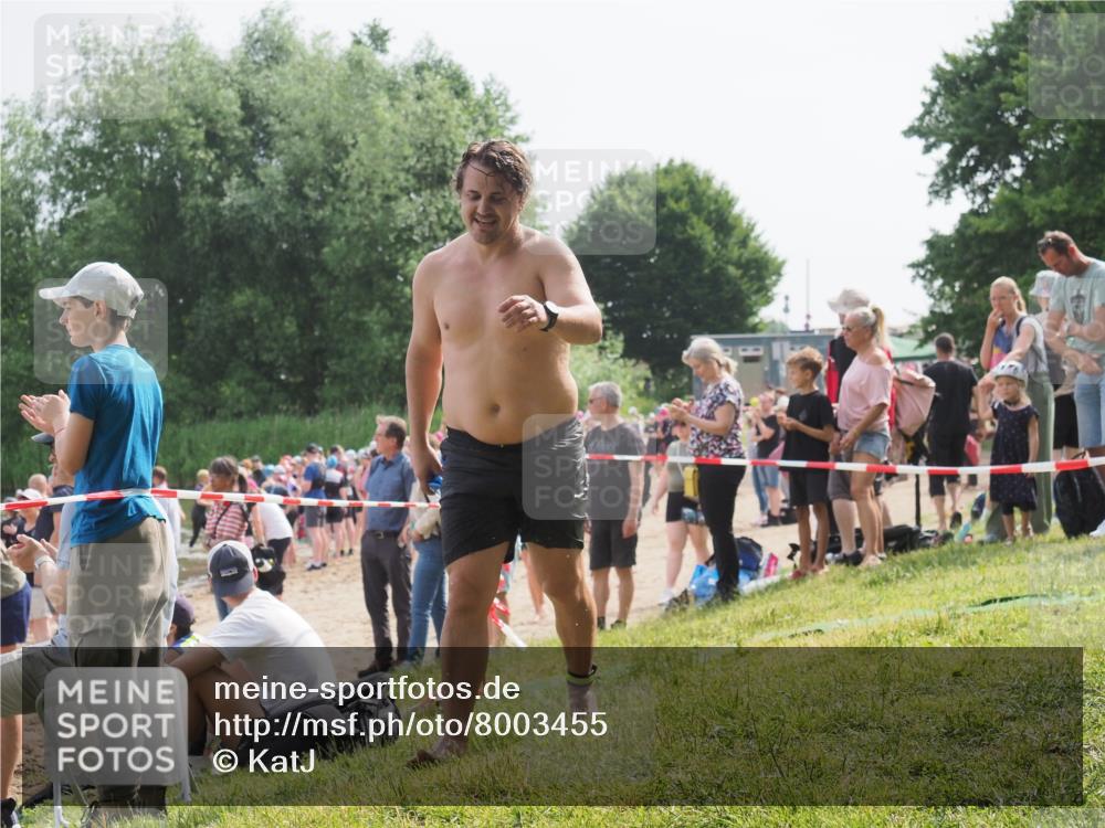 15.06.2025 - 27. Vierlanden-Triathlon KatJ http://msf.ph/oto/8003455 15.06.2025 10:00:20 Schwimmen 290 meine-sportfotos.de