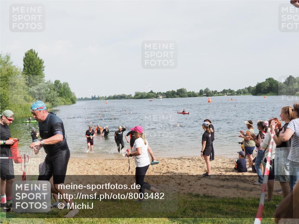 21.06.2025 - 27. Vierlanden-Triathlon MichiJ http://msf.ph/oto/8003482 15.06.2026 10:05:53 Schwimmen 372, 392, 410, 435, 442, 450, 458 meine-sportfotos.de