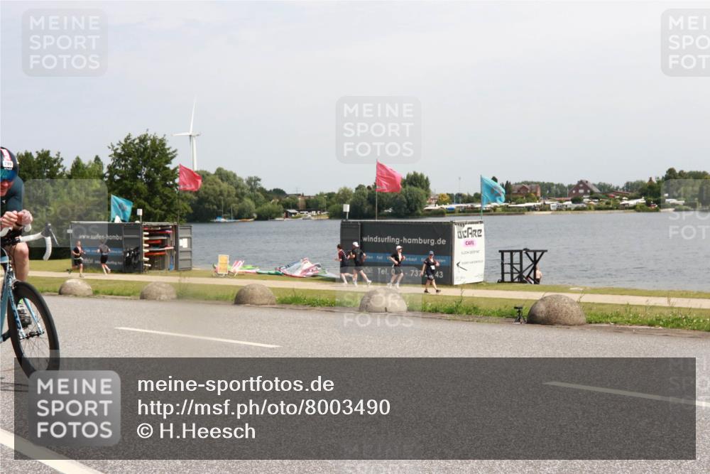21.06.2025 - 27. Vierlanden-Triathlon H.Heesch http://msf.ph/oto/8003490 15.06.2025 11:49:02 Radfahren 739, 799, 836, 846, 968 meine-sportfotos.de
