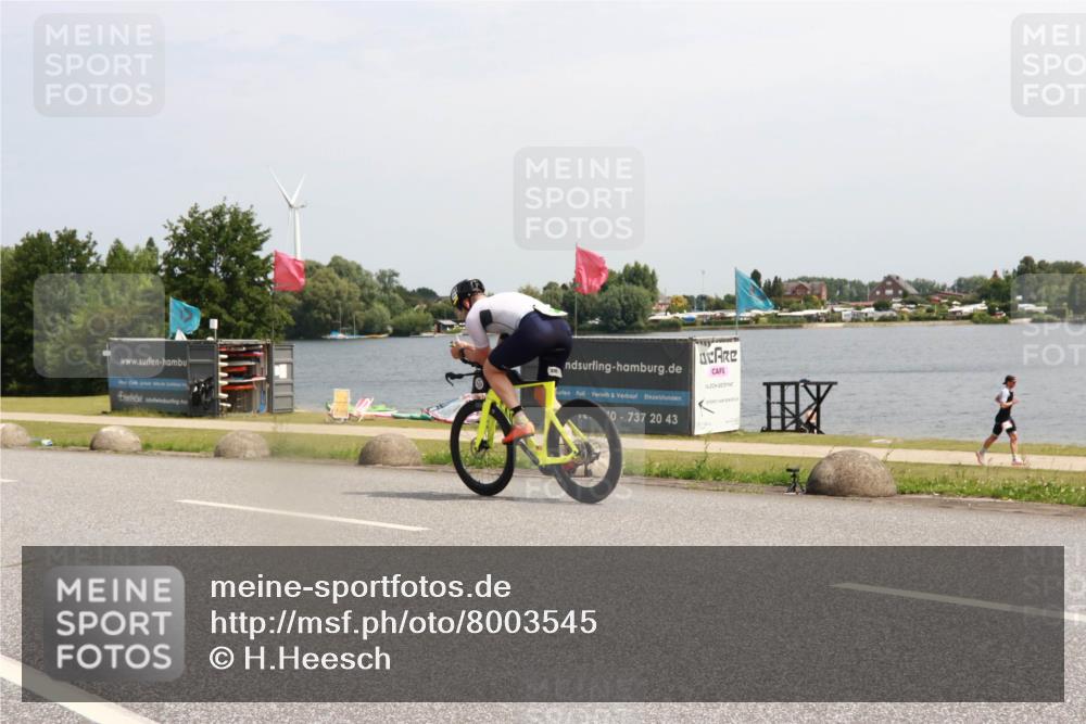21.06.2025 - 27. Vierlanden-Triathlon H.Heesch http://msf.ph/oto/8003545 15.06.2025 11:49:34 Radfahren 779, 835, 855 meine-sportfotos.de
