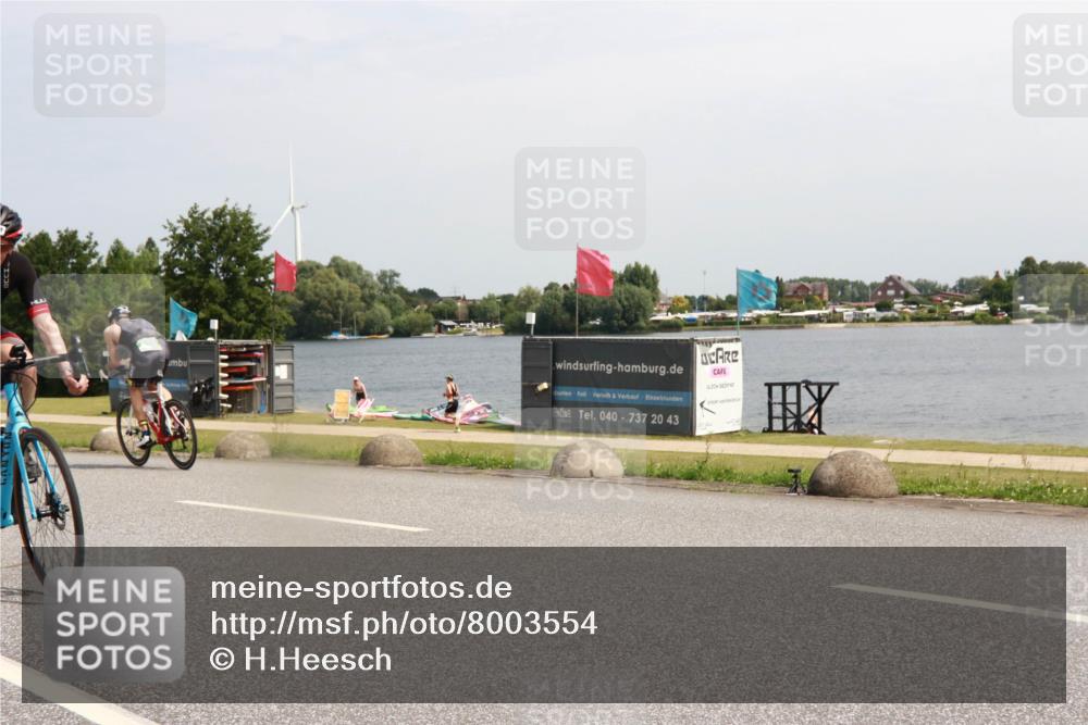 21.06.2025 - 27. Vierlanden-Triathlon H.Heesch http://msf.ph/oto/8003554 15.06.2025 11:49:40 Radfahren 810, 828, 845, 855 meine-sportfotos.de