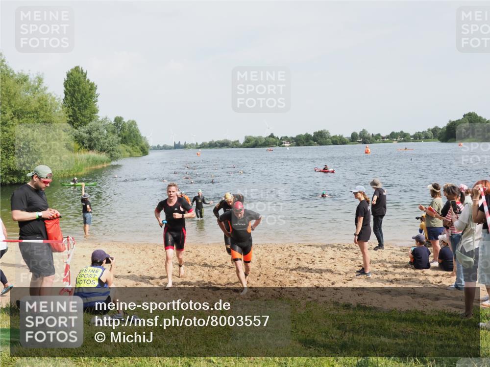 21.06.2025 - 27. Vierlanden-Triathlon MichiJ http://msf.ph/oto/8003557 15.06.2026 10:05:57 Schwimmen 362, 372, 410, 435, 458 meine-sportfotos.de