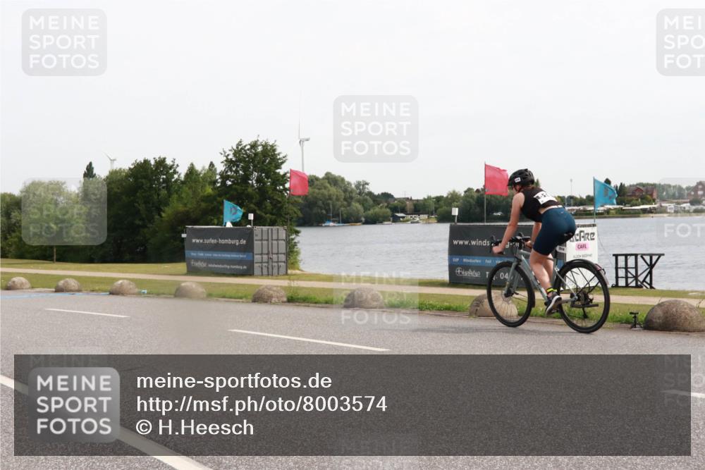 15.06.2025 - 27. Vierlanden-Triathlon H.Heesch http://msf.ph/oto/8003574 15.06.2025 10:29:53 Radfahren 61, 226 meine-sportfotos.de