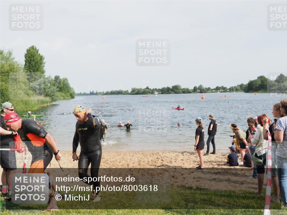 21.06.2025 - 27. Vierlanden-Triathlon MichiJ http://msf.ph/oto/8003618 15.06.2026 10:05:59 Schwimmen 362, 372, 410, 435, 458 meine-sportfotos.de