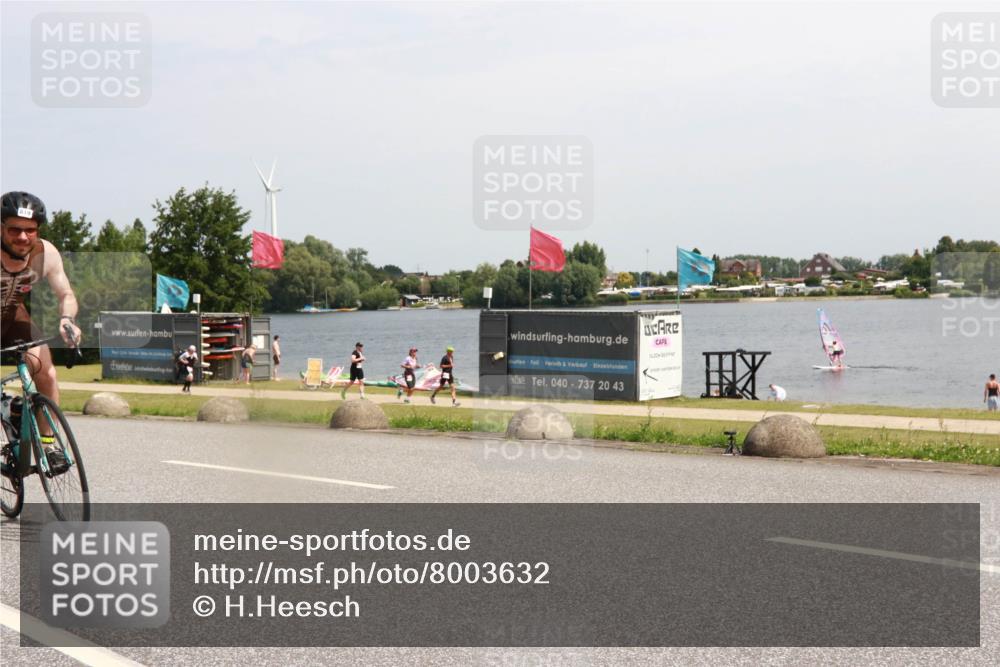 21.06.2025 - 27. Vierlanden-Triathlon H.Heesch http://msf.ph/oto/8003632 15.06.2025 11:50:11 Radfahren 714, 738, 819, 830, 953 meine-sportfotos.de
