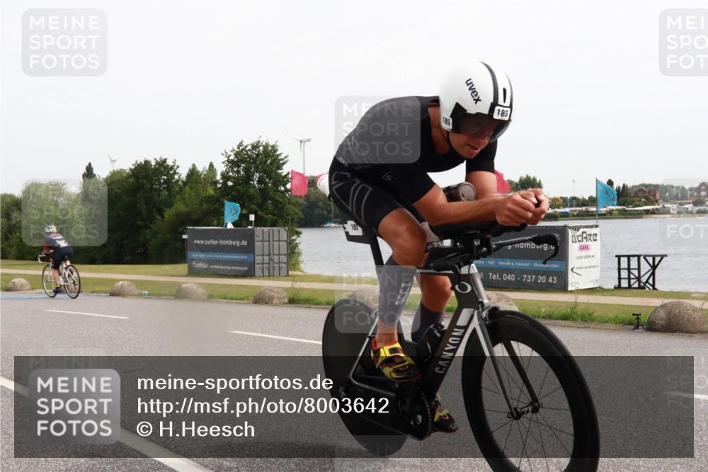 15.06.2025 - 27. Vierlanden-Triathlon H.Heesch http://msf.ph/oto/8003642 15.06.2025 10:30:19 Radfahren 38, 185, 210, 602 meine-sportfotos.de