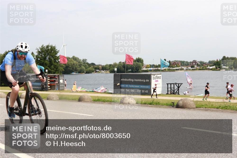 21.06.2025 - 27. Vierlanden-Triathlon H.Heesch http://msf.ph/oto/8003650 15.06.2025 11:50:17 Radfahren 729, 766, 819, 953 meine-sportfotos.de