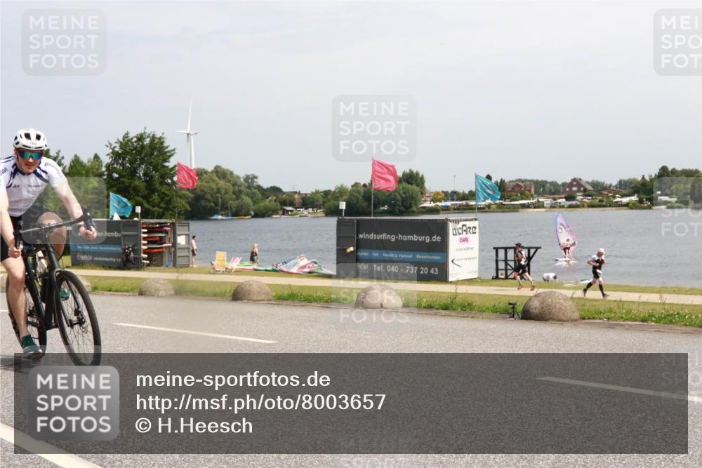 21.06.2025 - 27. Vierlanden-Triathlon H.Heesch http://msf.ph/oto/8003657 15.06.2025 11:50:18 Radfahren 670, 729, 766, 783, 953 meine-sportfotos.de