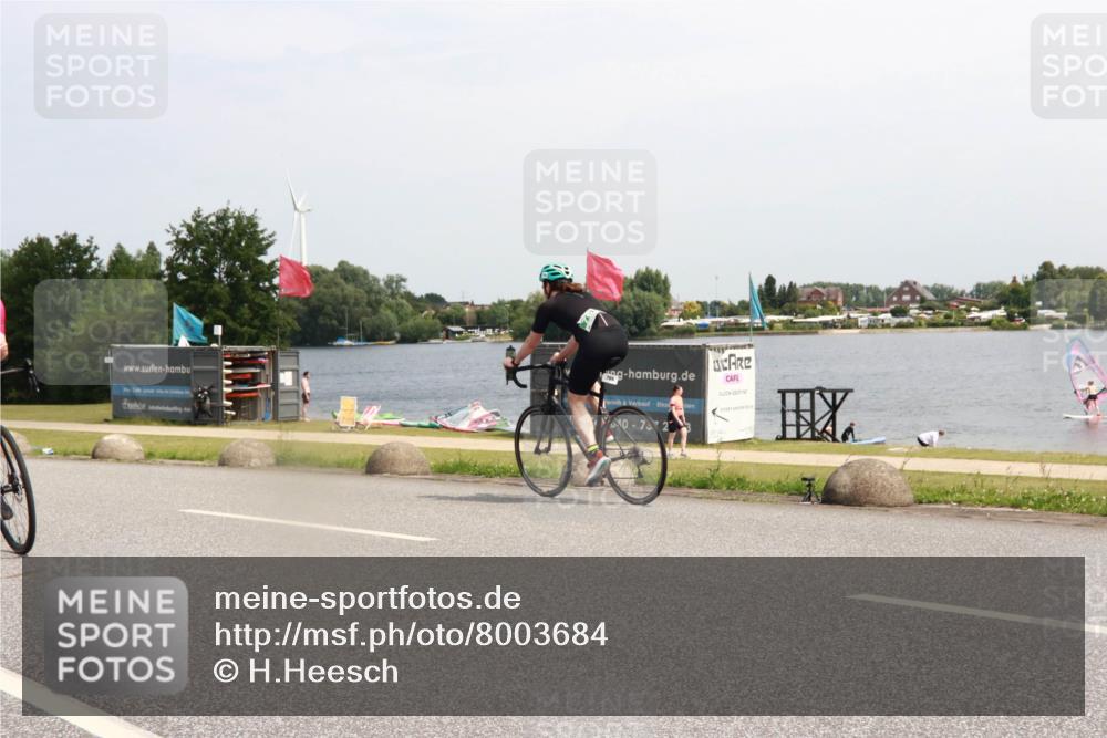 21.06.2025 - 27. Vierlanden-Triathlon H.Heesch http://msf.ph/oto/8003684 15.06.2025 11:50:47 Radfahren 750 meine-sportfotos.de