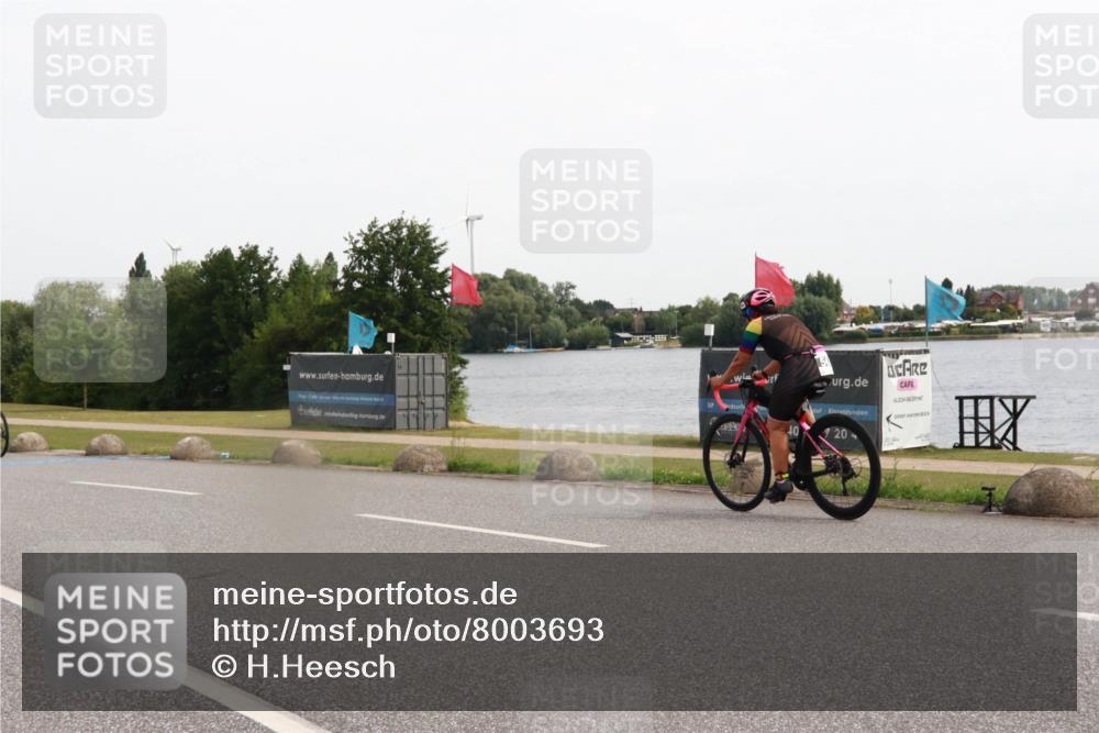 15.06.2025 - 27. Vierlanden-Triathlon H.Heesch http://msf.ph/oto/8003693 15.06.2025 10:30:26 Radfahren 38, 239, 248, 515, 602 meine-sportfotos.de