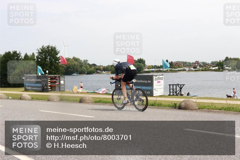 21.06.2025 - 27. Vierlanden-Triathlon H.Heesch http://msf.ph/oto/8003701 15.06.2025 11:51:04 Radfahren 782, 797, 946 meine-sportfotos.de