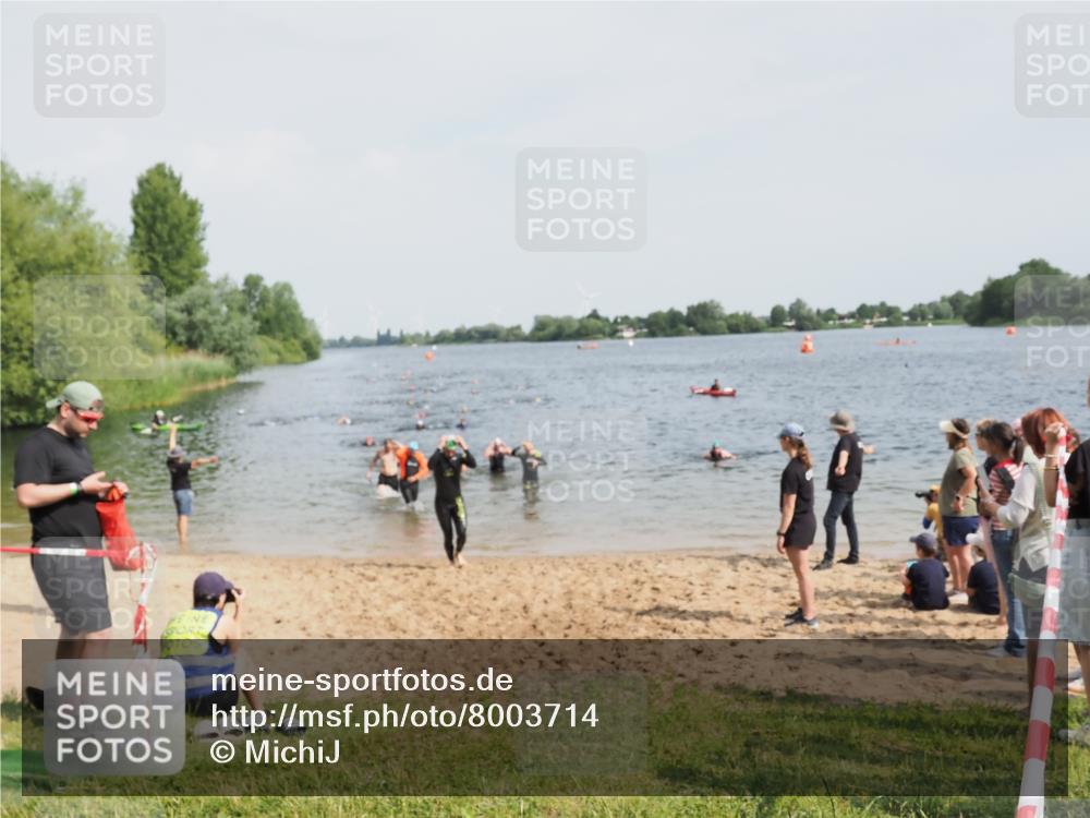 21.06.2025 - 27. Vierlanden-Triathlon MichiJ http://msf.ph/oto/8003714 15.06.2026 10:06:02 Schwimmen 362, 369, 372, 410, 448, 458 meine-sportfotos.de