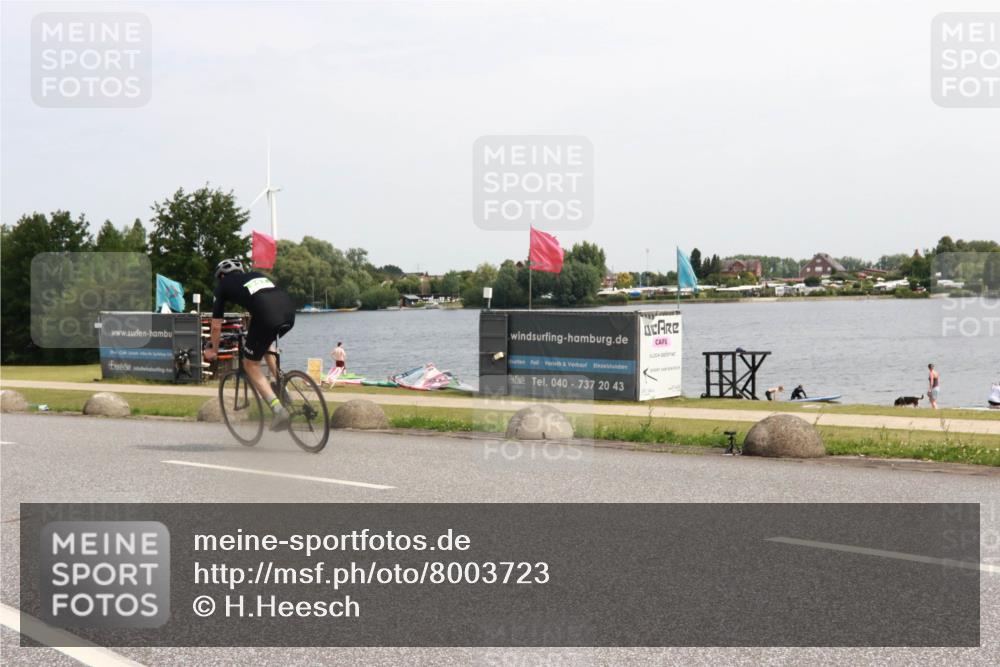 21.06.2025 - 27. Vierlanden-Triathlon H.Heesch http://msf.ph/oto/8003723 15.06.2025 11:51:05 Radfahren 782, 797, 946 meine-sportfotos.de