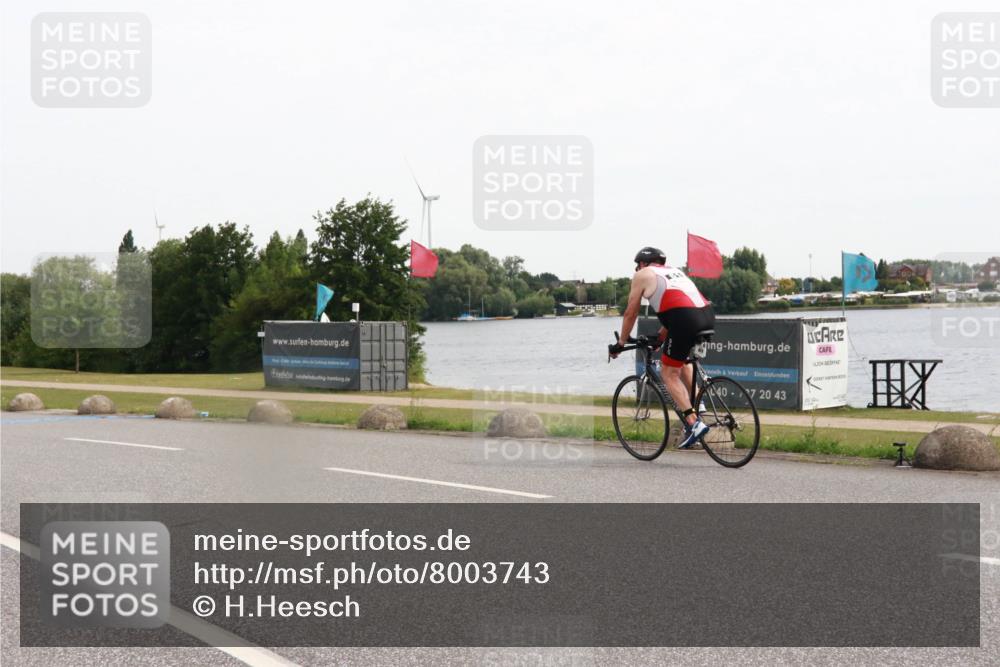 15.06.2025 - 27. Vierlanden-Triathlon H.Heesch http://msf.ph/oto/8003743 15.06.2025 10:30:38 Radfahren 5, 619 meine-sportfotos.de