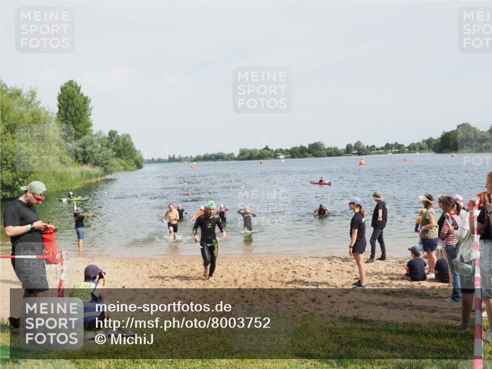 21.06.2025 - 27. Vierlanden-Triathlon MichiJ http://msf.ph/oto/8003752 15.06.2026 10:06:04 Schwimmen 362, 369, 372, 381, 410, 448, 458 meine-sportfotos.de