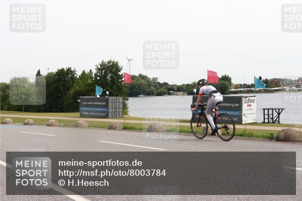 15.06.2025 - 27. Vierlanden-Triathlon H.Heesch http://msf.ph/oto/8003784 15.06.2025 10:30:47 Radfahren  meine-sportfotos.de
