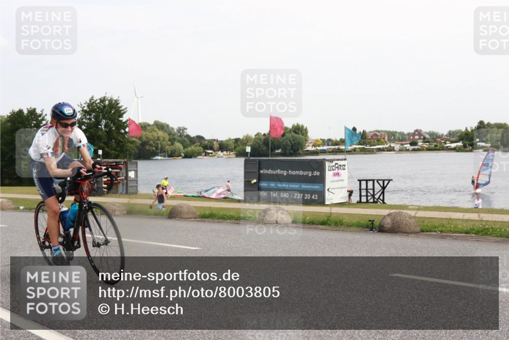 21.06.2025 - 27. Vierlanden-Triathlon H.Heesch http://msf.ph/oto/8003805 15.06.2025 11:51:57 Radfahren 208, 784 meine-sportfotos.de