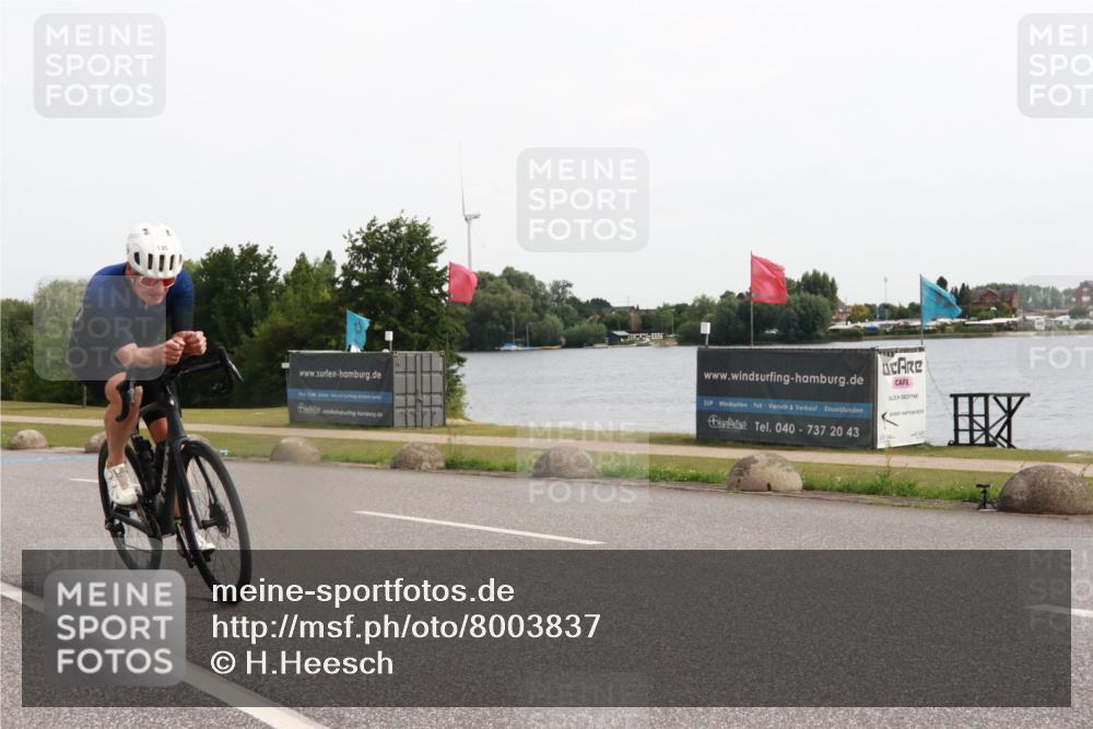 15.06.2025 - 27. Vierlanden-Triathlon H.Heesch http://msf.ph/oto/8003837 15.06.2025 10:31:05 Radfahren 11, 111, 135, 207, 303, 356, 474 meine-sportfotos.de