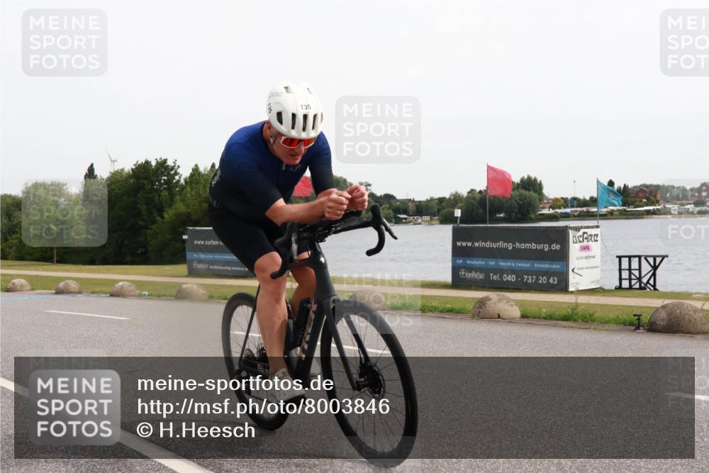 15.06.2025 - 27. Vierlanden-Triathlon H.Heesch http://msf.ph/oto/8003846 15.06.2025 10:31:05 Radfahren 11, 111, 135, 207, 303, 356, 474 meine-sportfotos.de