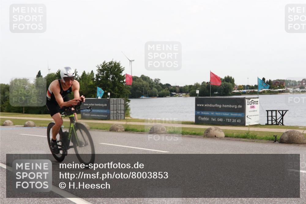 15.06.2025 - 27. Vierlanden-Triathlon H.Heesch http://msf.ph/oto/8003853 15.06.2025 10:31:06 Radfahren 11, 111, 135, 207, 303, 356, 474 meine-sportfotos.de