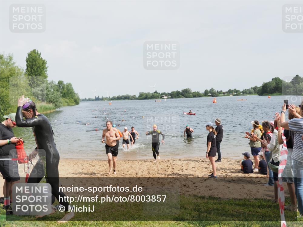 21.06.2025 - 27. Vierlanden-Triathlon MichiJ http://msf.ph/oto/8003857 15.06.2026 10:06:07 Schwimmen 362, 369, 370, 381, 410, 418, 448, 455 meine-sportfotos.de