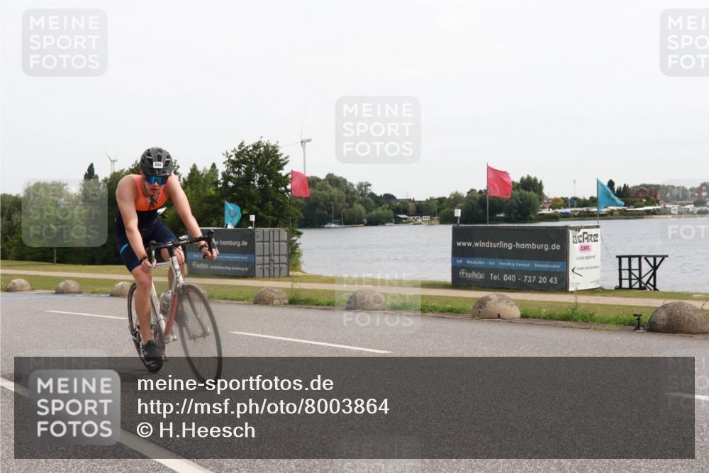 15.06.2025 - 27. Vierlanden-Triathlon H.Heesch http://msf.ph/oto/8003864 15.06.2025 10:31:07 Radfahren 11, 111, 135, 303, 356, 474 meine-sportfotos.de