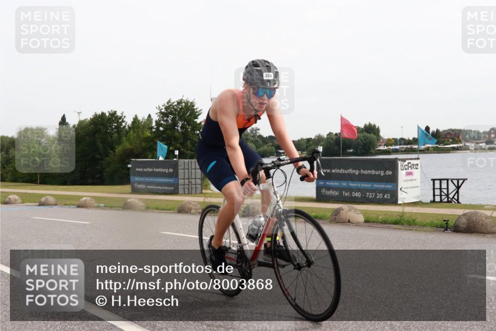15.06.2025 - 27. Vierlanden-Triathlon H.Heesch http://msf.ph/oto/8003868 15.06.2025 10:31:07 Radfahren 11, 111, 135, 303, 356, 474 meine-sportfotos.de