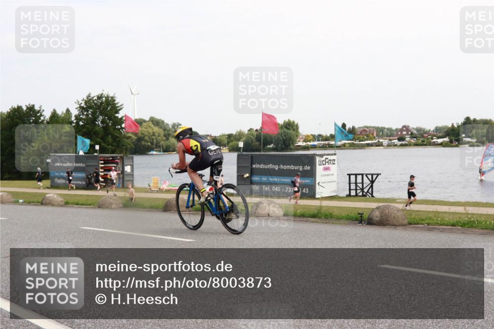21.06.2025 - 27. Vierlanden-Triathlon H.Heesch http://msf.ph/oto/8003873 15.06.2025 11:52:14 Radfahren 658, 803, 871 meine-sportfotos.de