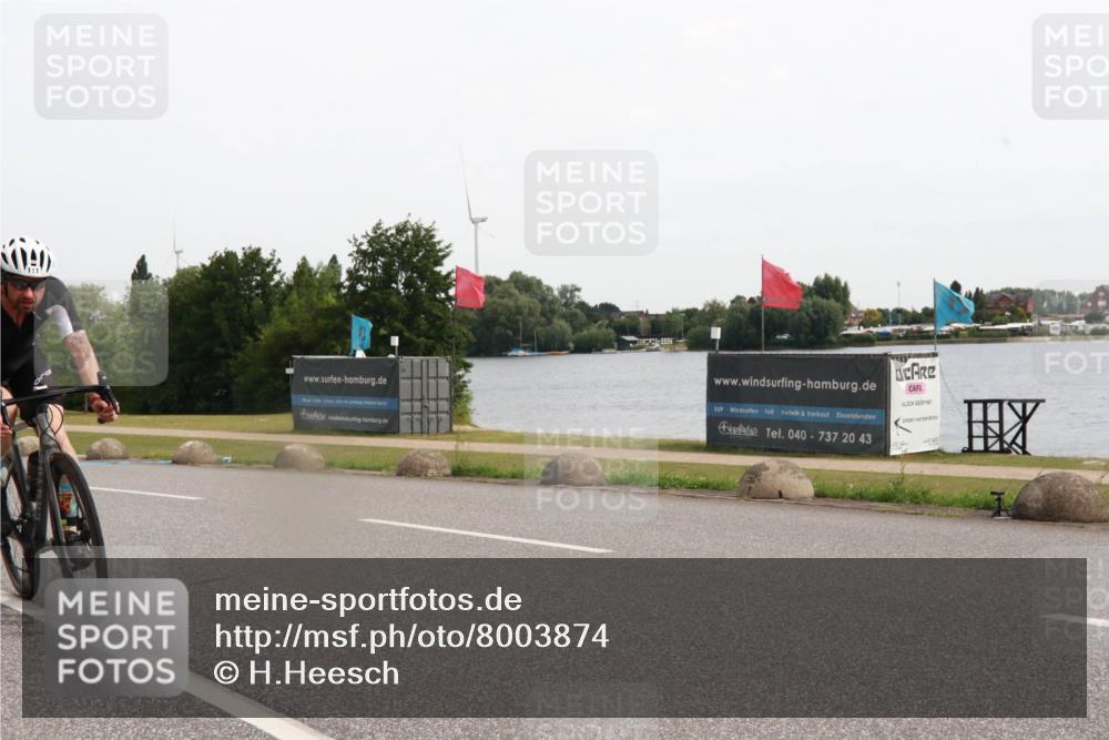 15.06.2025 - 27. Vierlanden-Triathlon H.Heesch http://msf.ph/oto/8003874 15.06.2025 10:31:08 Radfahren 11, 111, 135, 303, 356, 474 meine-sportfotos.de