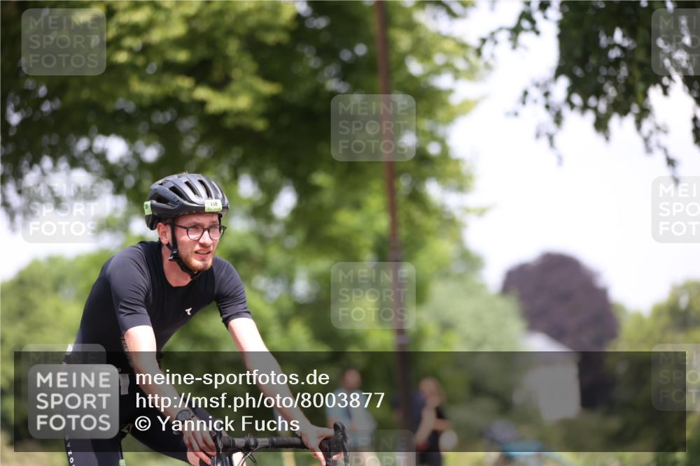 15.06.2025 - 7 Türme Triathlon Yannick Fuchs http://msf.ph/oto/8003877 15.06.2025 12:34:38 Radfahren 258, 334, 464 meine-sportfotos.de
