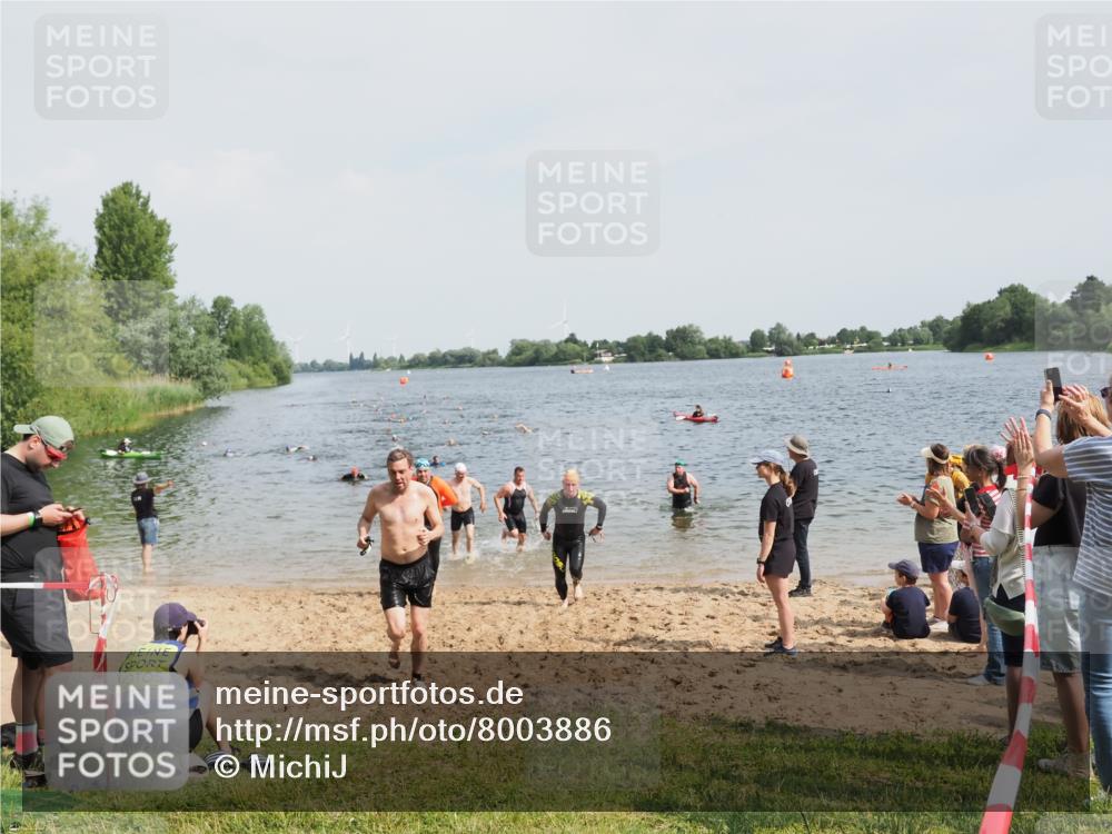 21.06.2025 - 27. Vierlanden-Triathlon MichiJ http://msf.ph/oto/8003886 15.06.2026 10:06:08 Schwimmen 362, 369, 370, 381, 418, 448, 455 meine-sportfotos.de