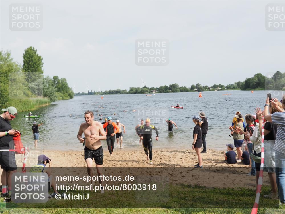 21.06.2025 - 27. Vierlanden-Triathlon MichiJ http://msf.ph/oto/8003918 15.06.2026 10:06:09 Schwimmen 362, 369, 370, 381, 418, 448, 455 meine-sportfotos.de