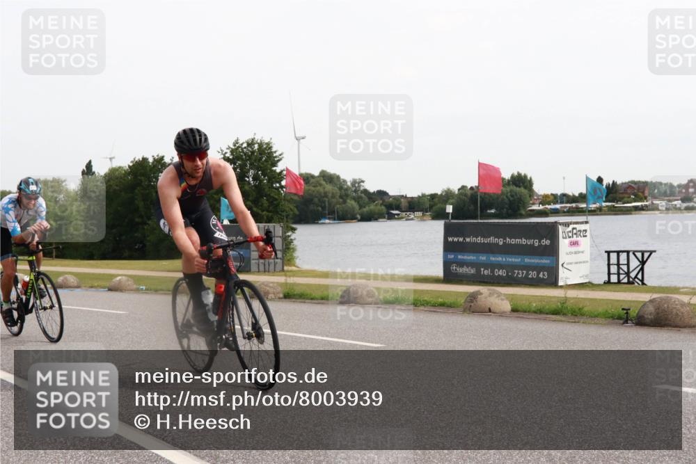 15.06.2025 - 27. Vierlanden-Triathlon H.Heesch http://msf.ph/oto/8003939 15.06.2025 10:31:17 Radfahren 255, 267, 297, 310, 578 meine-sportfotos.de