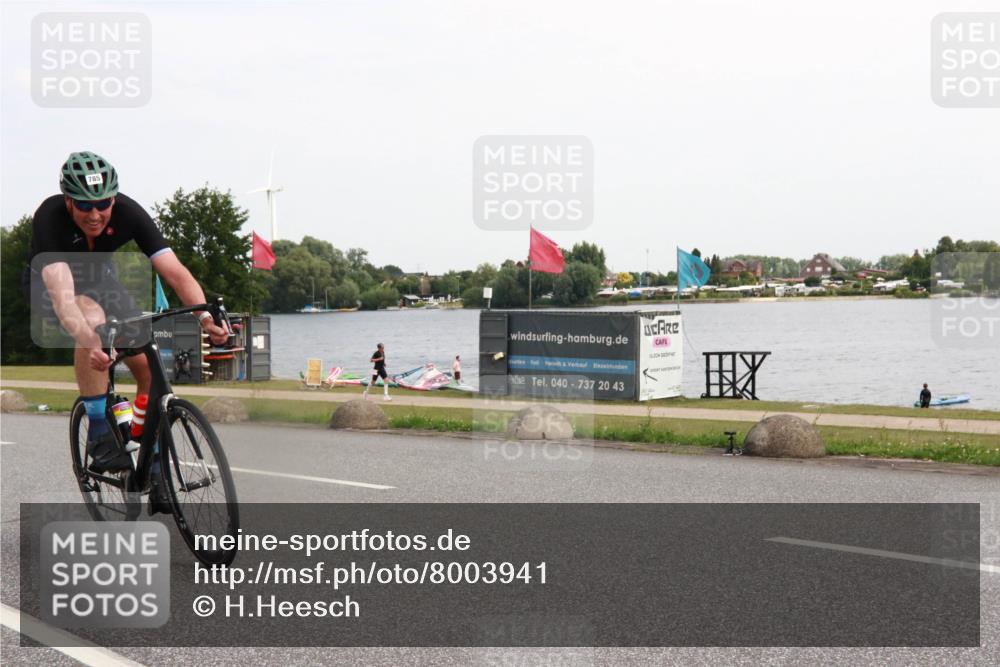 21.06.2025 - 27. Vierlanden-Triathlon H.Heesch http://msf.ph/oto/8003941 15.06.2025 11:52:39 Radfahren 663, 785, 856 meine-sportfotos.de