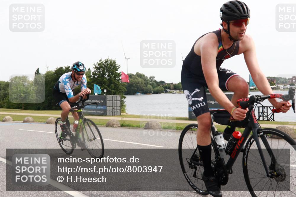 15.06.2025 - 27. Vierlanden-Triathlon H.Heesch http://msf.ph/oto/8003947 15.06.2025 10:31:17 Radfahren 255, 267, 297, 310, 578 meine-sportfotos.de