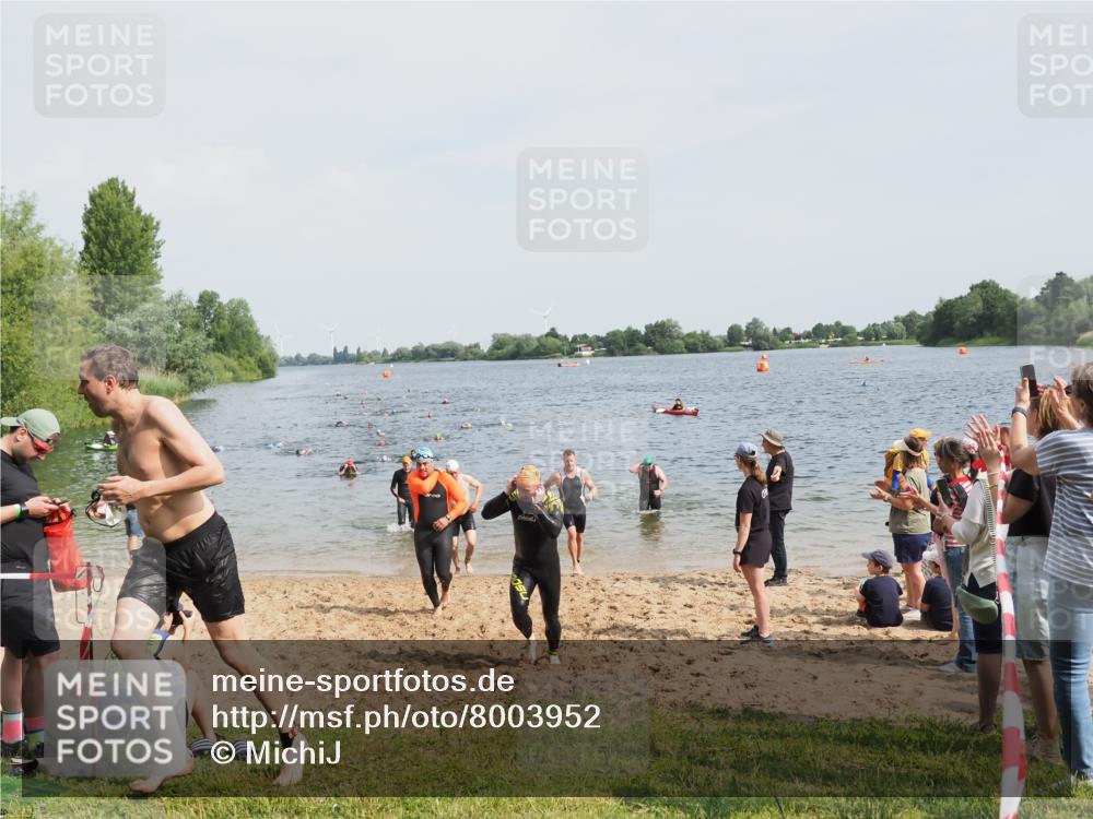 21.06.2025 - 27. Vierlanden-Triathlon MichiJ http://msf.ph/oto/8003952 15.06.2026 10:06:10 Schwimmen 362, 369, 370, 381, 418, 448, 455 meine-sportfotos.de