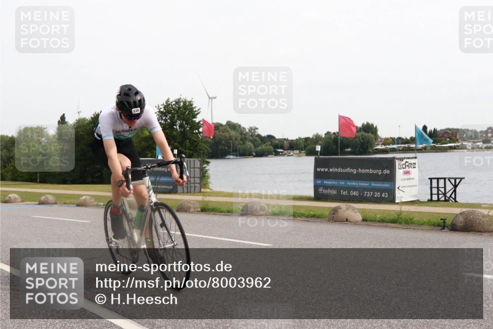 15.06.2025 - 27. Vierlanden-Triathlon H.Heesch http://msf.ph/oto/8003962 15.06.2025 10:31:20 Radfahren 178, 255, 267, 297, 310, 335, 578 meine-sportfotos.de