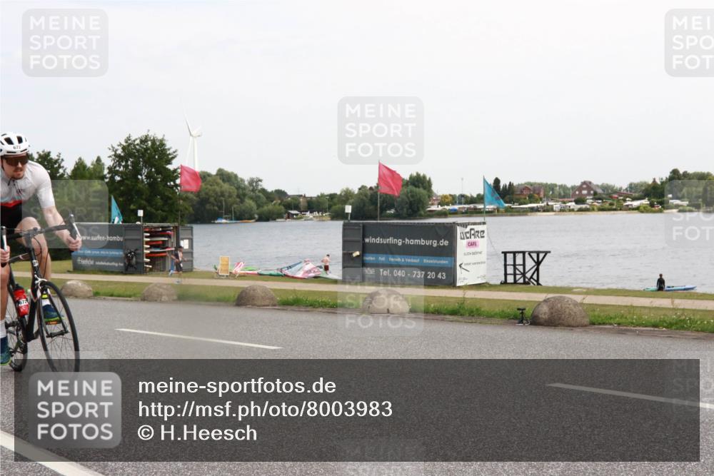21.06.2025 - 27. Vierlanden-Triathlon H.Heesch http://msf.ph/oto/8003983 15.06.2025 11:52:45 Radfahren 201, 663, 672, 785, 789, 963 meine-sportfotos.de