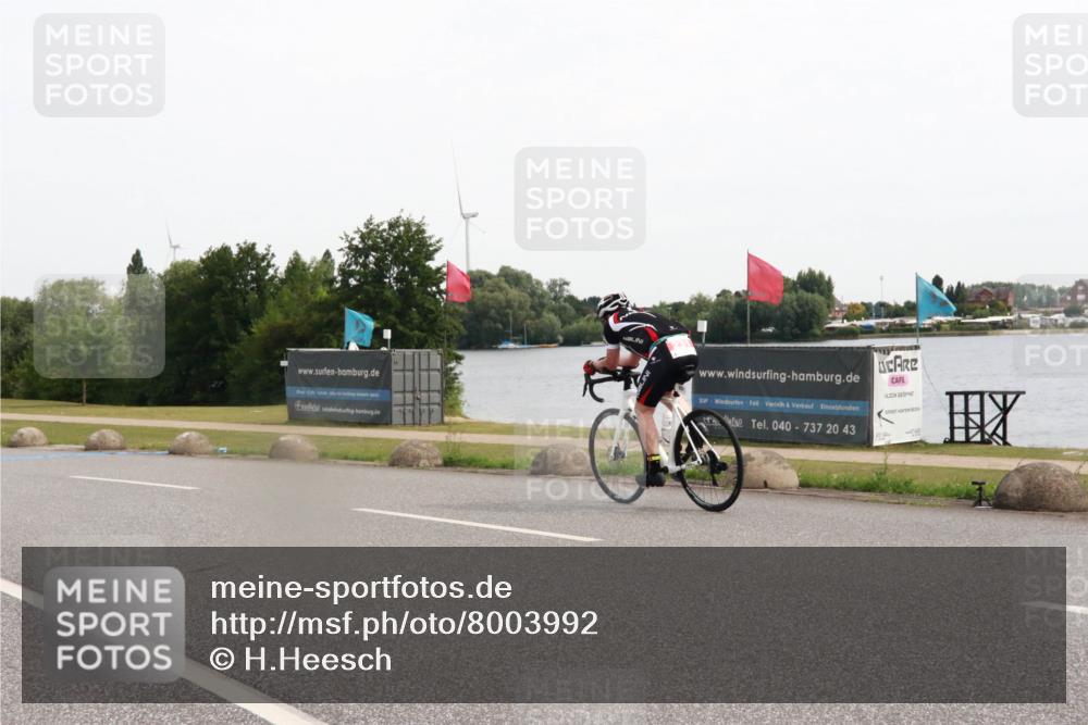 15.06.2025 - 27. Vierlanden-Triathlon H.Heesch http://msf.ph/oto/8003992 15.06.2025 10:31:30 Radfahren 2, 231 meine-sportfotos.de